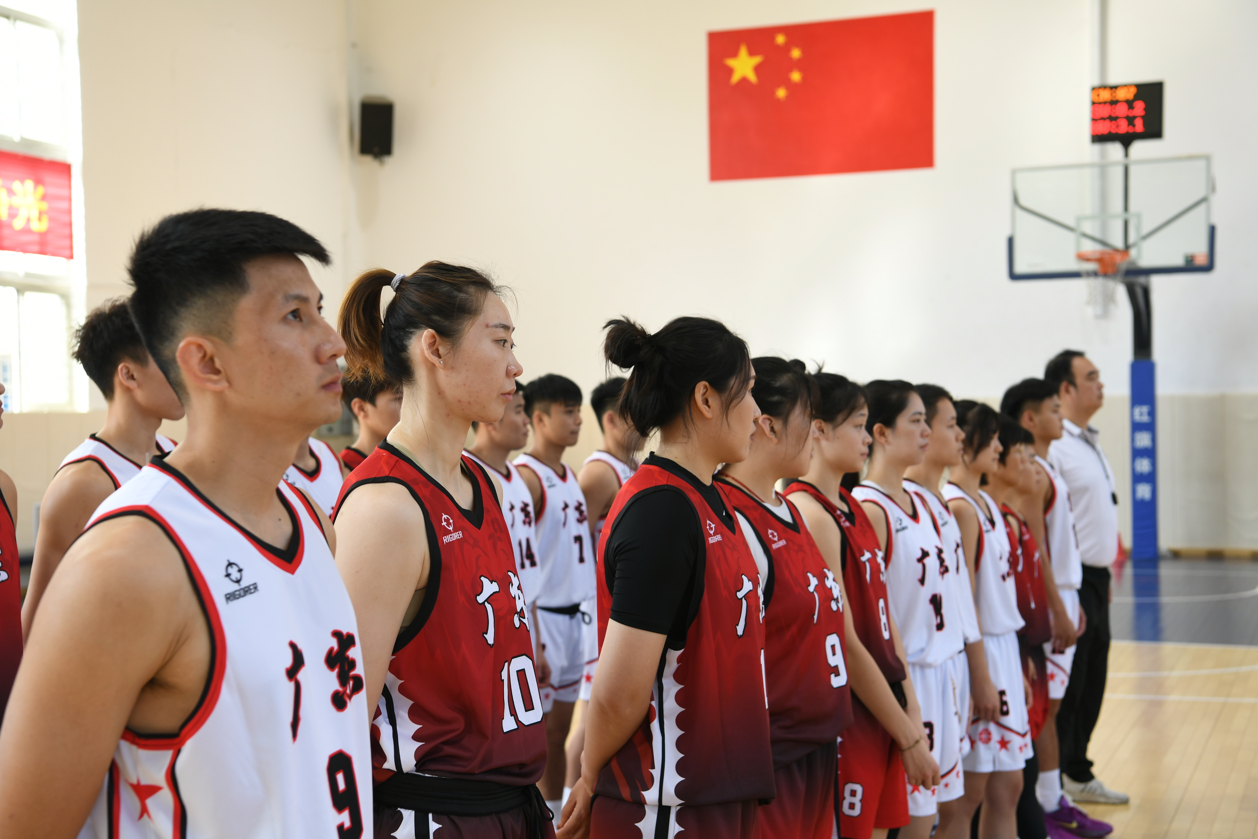 国际篮球联赛中运动员的拼搏精神