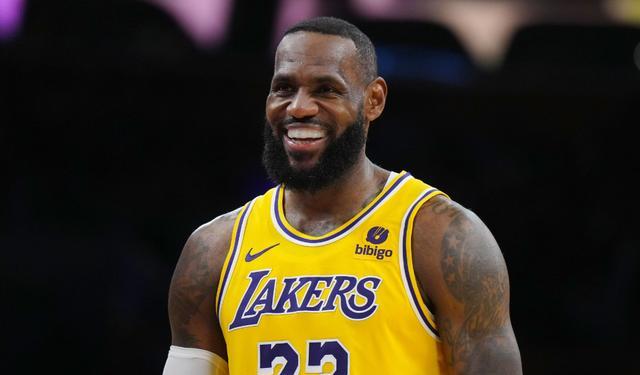 乔治在NBA赛场上展现出色表现，引发热议