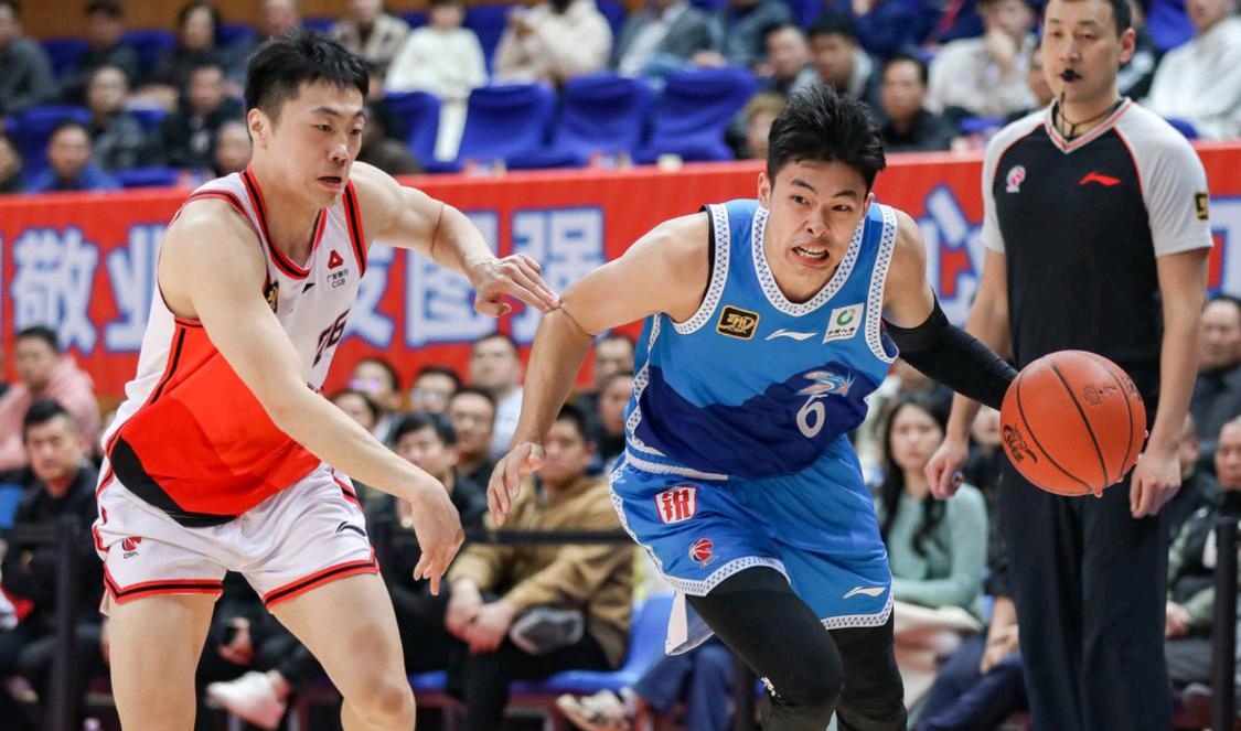 福建队主帅解约,球队战绩起伏大 福建队主帅解约,球队战绩起伏大