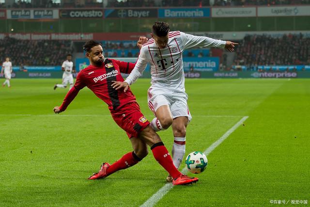 荷兰前锋连场破门,助球队大胜对手 荷兰前锋连场破门,助球队大胜对手