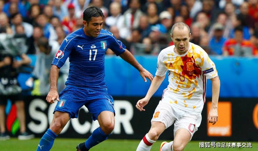 里尔中卫表现稳健，球队防守体系反弹