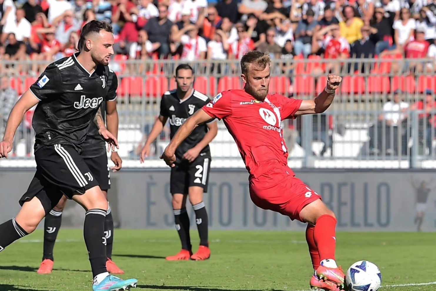 比利亚雷亚尔客场击败,近期状态不佳的简单介绍 比利亚雷亚尔客场击败,近期状态不佳的简单介绍