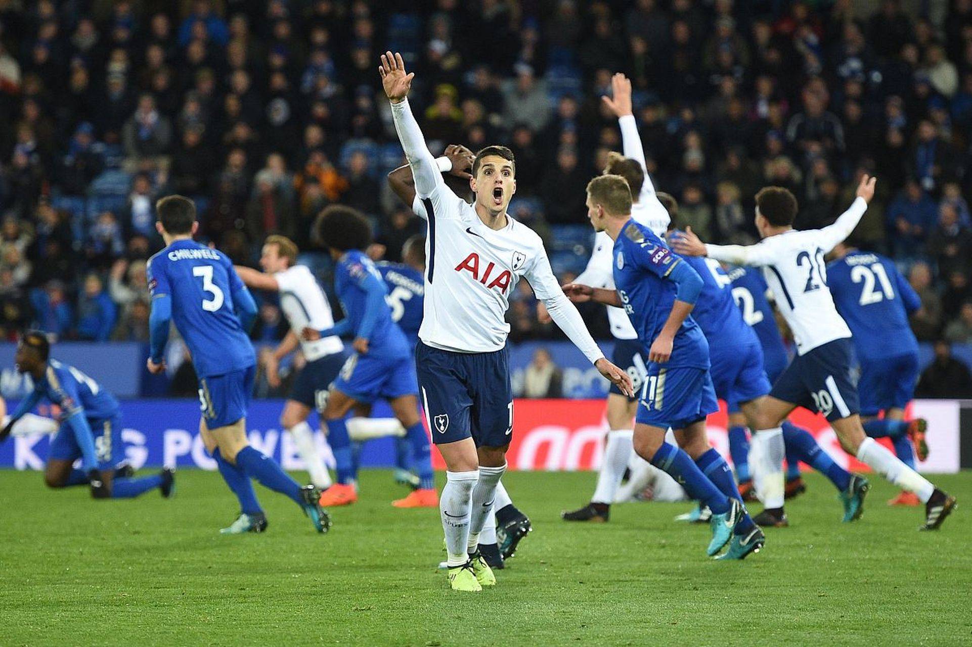 英超豪强对决！曼城对阵热刺