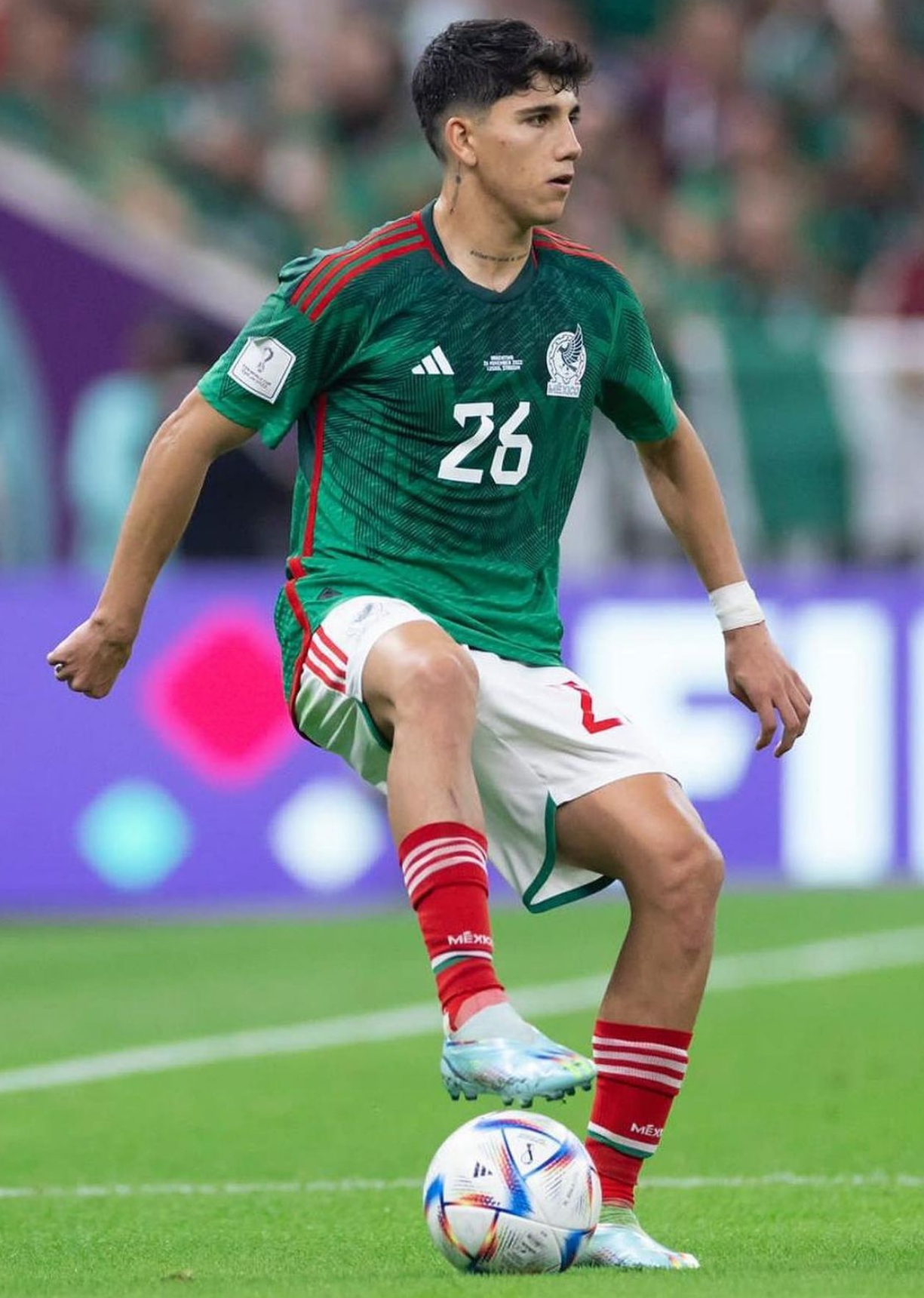 拉姆塞在欧冠比赛中表现出色,被球迷誉为中场核心的简单介绍 拉姆塞在欧冠比赛中表现出色,被球迷誉为中场核心的简单介绍