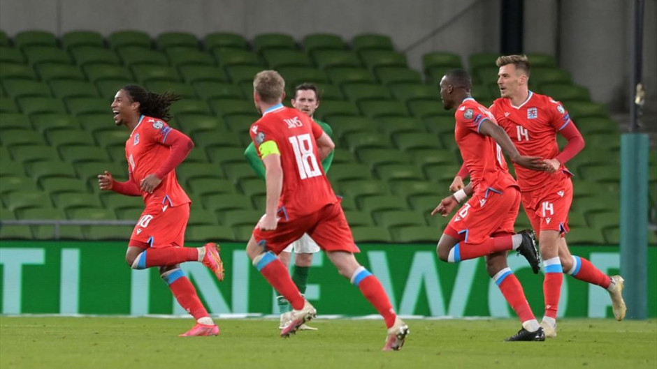 爱尔兰足球壮志凌云，欧国联半决赛夺冠