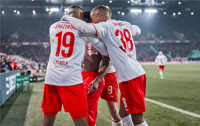包含勒沃库森憾平科隆，错失3分良机，积分榜排名再次下滑的词条