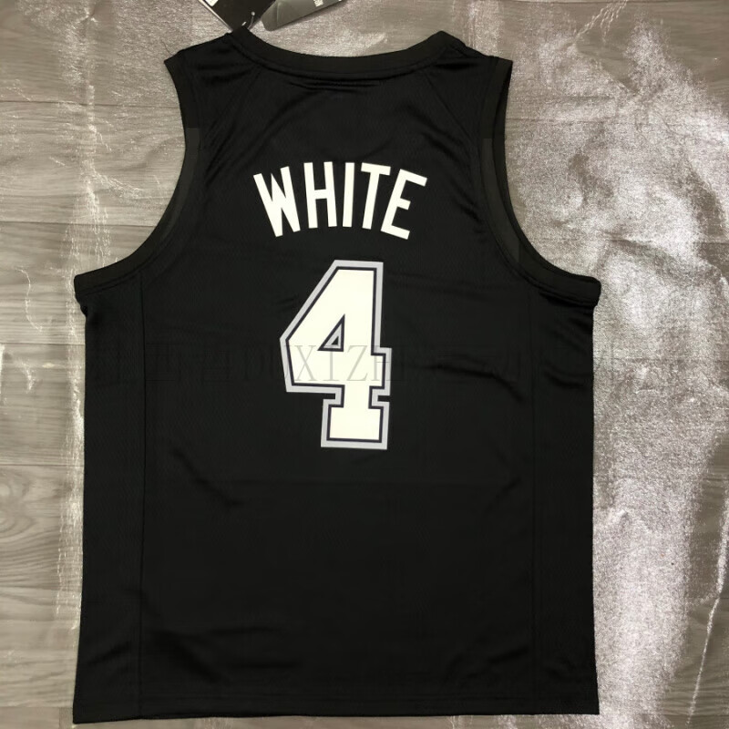 关于马刺获胜湖人，德罗赞发威的信息