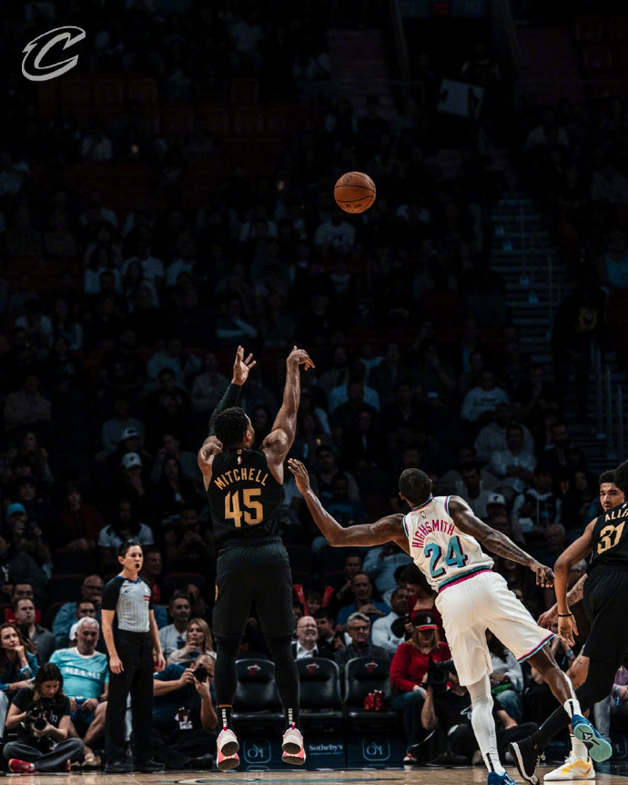 关于勇士客场击败热火,取得三连胜!的信息 关于勇士客场击败热火,取得三连胜!的信息