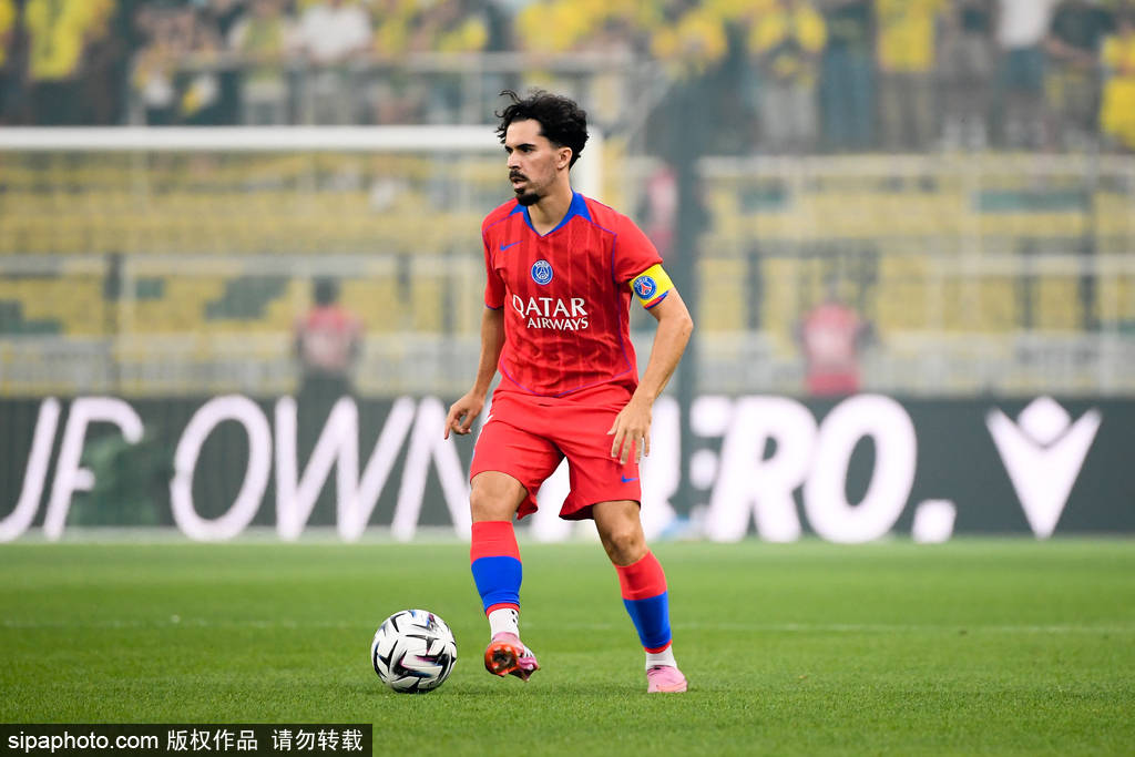 昂热客场不敌，主帅开始总结调整战术的简单介绍