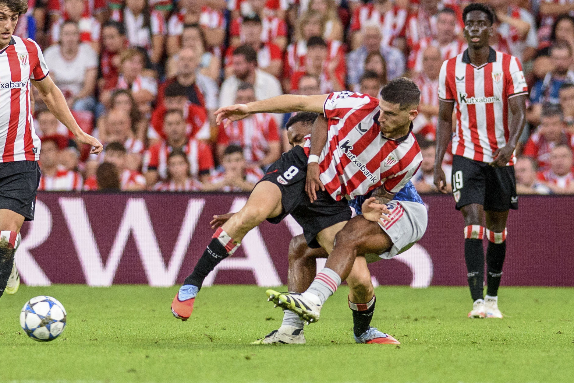 毕尔巴鄂联赛门将接连犯错遭遇挫败的简单介绍